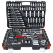 instrumentu komplekts 216 gab