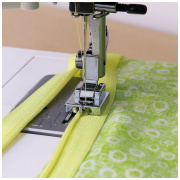 rāvējslēdzēja pēdiņa