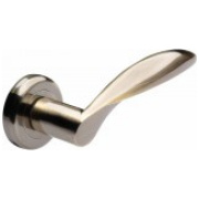 inova durvju rokturis